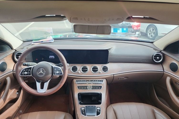 Used Mercedes-Benz E-Class 2020 Facelift E 300 L Stylish Edition Center Console