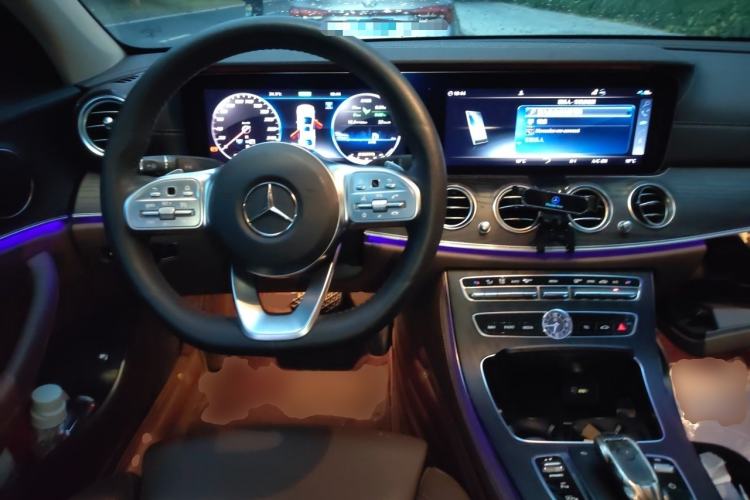 Used Mercedes-Benz E-Class 2020 Facelift E 260 L Sport Edition Center Console