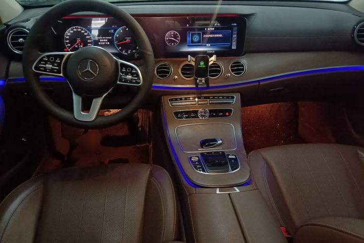 Used Mercedes-Benz E-Class 2020 Facelift E 300 L Stylish Edition Center Console