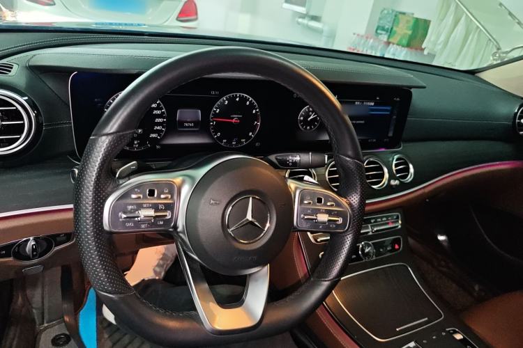 Used Mercedes-Benz E-Class 2020 E 300 L Sport Luxury Edition Center Console