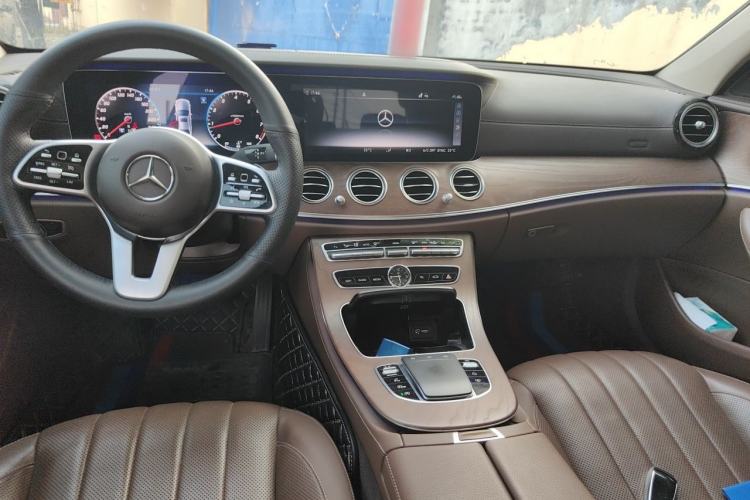 Used Mercedes-Benz E-Class 2020 Restyled E 300 L Exclusive Edition Center Console