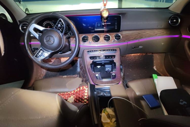 Used Mercedes-Benz E-Class 2020 E 260 L Center Console