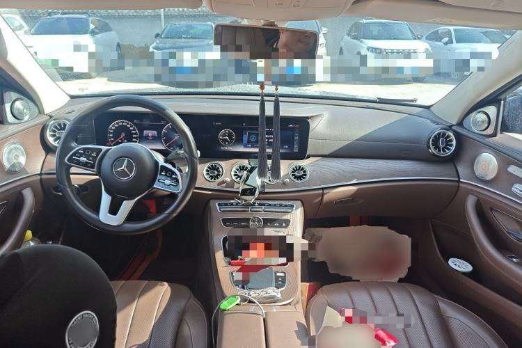 Used Mercedes-Benz E-Class 2020 Restyled E 300 L Exclusive Edition Center Console