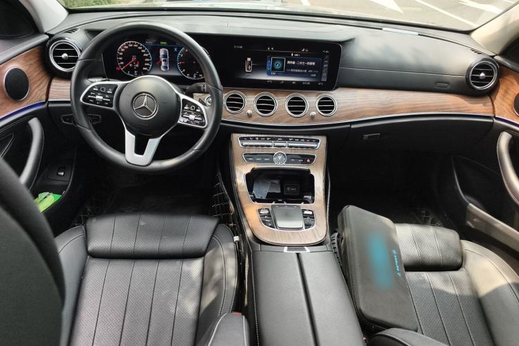 Used Mercedes-Benz E-Class 2020 Facelift E 260 L Center Console