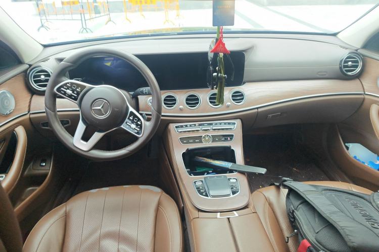 Used Mercedes-Benz E-Class 2020 E 300 L Luxury Model Center Console