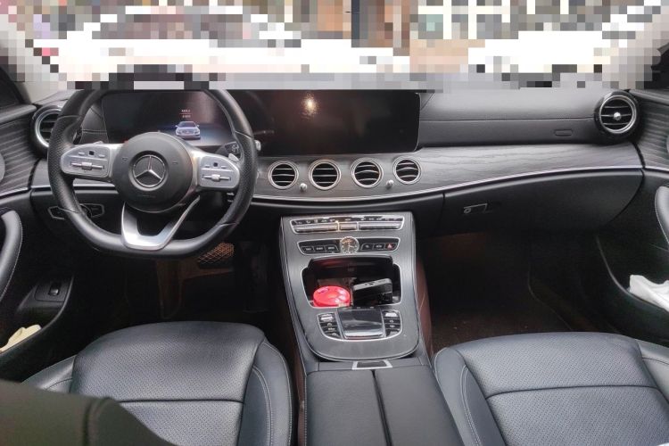 Used Mercedes-Benz E-Class 2020 E 300 L Sport Luxury Edition Center Console
