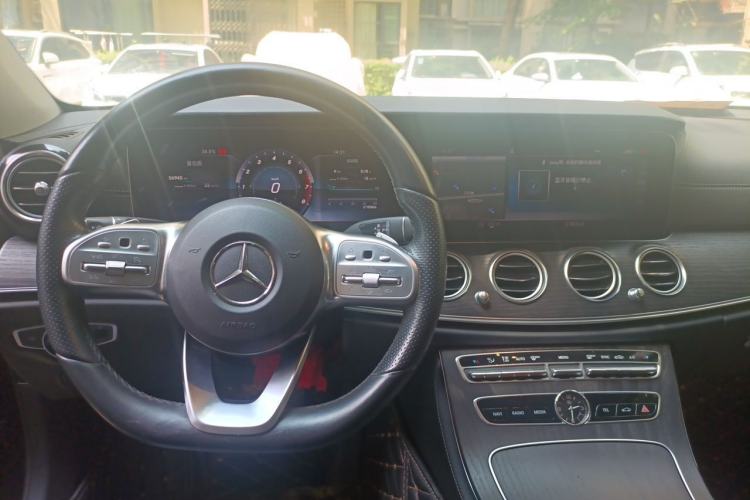 Used Mercedes-Benz E-Class 2020 E 300 L Sport Luxury Edition Center Console
