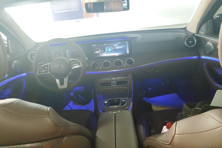Used Mercedes-Benz E-Class 2020 Facelift E 300 L Stylish Edition Center Console