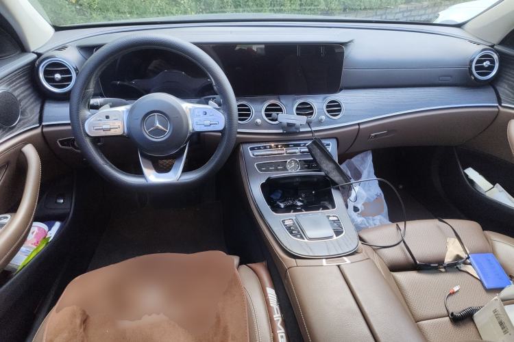 Used Mercedes-Benz E-Class 2020 E 260 L Sport Edition Center Console