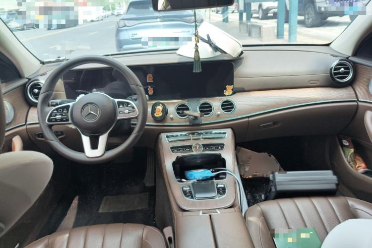 Used Mercedes-Benz E-Class 2020 Restyled E 300 L Exclusive Edition Center Console
