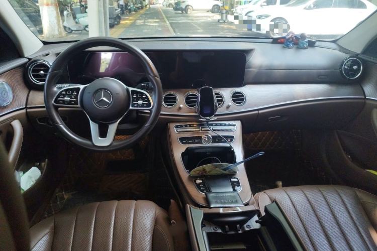 Used Mercedes-Benz E-Class 2020 E 300 L Luxury Model Center Console