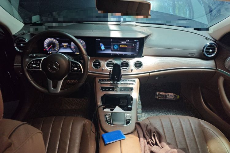Used Mercedes-Benz E-Class 2020 Restyled E 300 L Exclusive Edition Center Console
