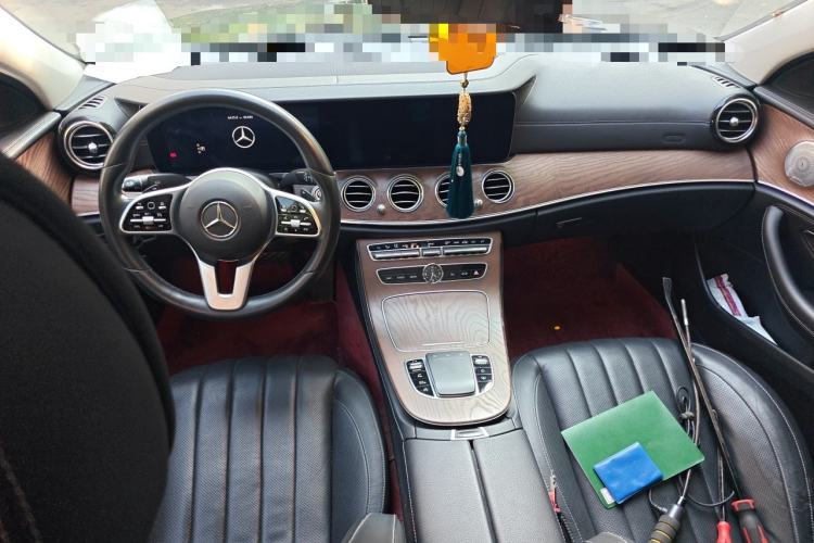Used Mercedes-Benz E-Class 2020 E 300 L Luxury Model Center Console