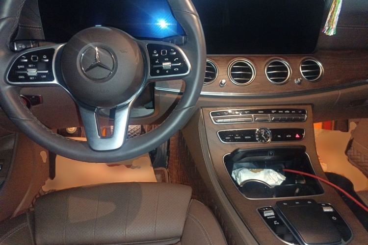 Used Mercedes-Benz E-Class 2020 Facelift E 260 L Center Console