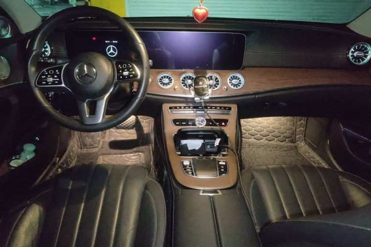 Used Mercedes-Benz E-Class 2020 Restyled E 300 L Exclusive Edition Center Console