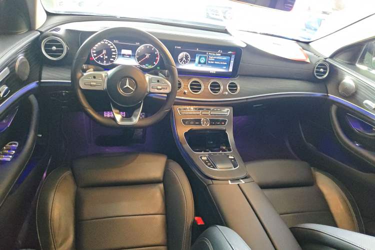 Used Mercedes-Benz E-Class 2020 E 260 L Sport Edition Center Console