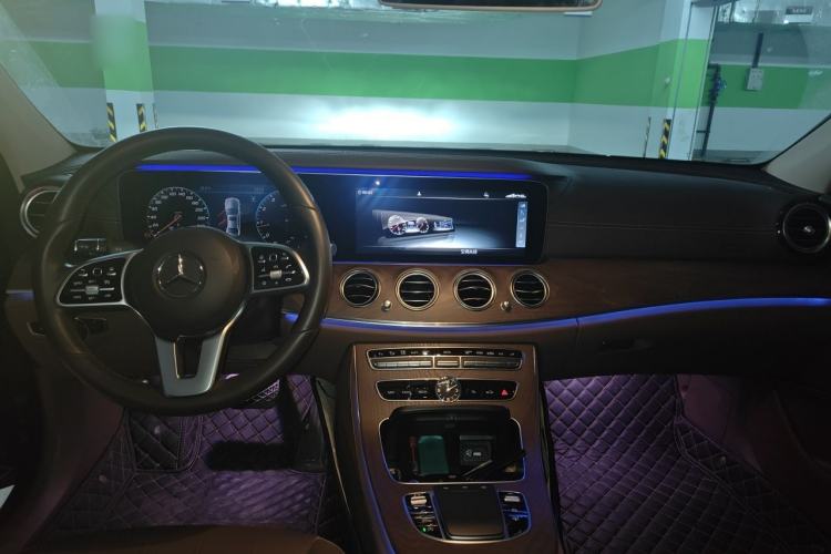 Used Mercedes-Benz E-Class 2020 E 300 L Luxury Model Center Console