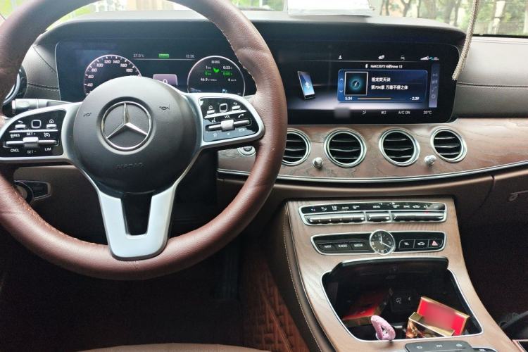 Used Mercedes-Benz E-Class 2020 E 260 L Center Console
