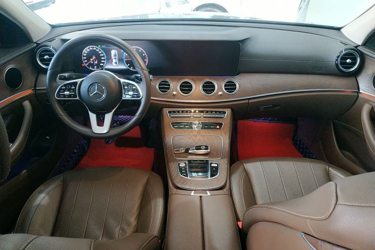 Used Mercedes-Benz E-Class 2020 E 300 L Stylish Model Center Console
