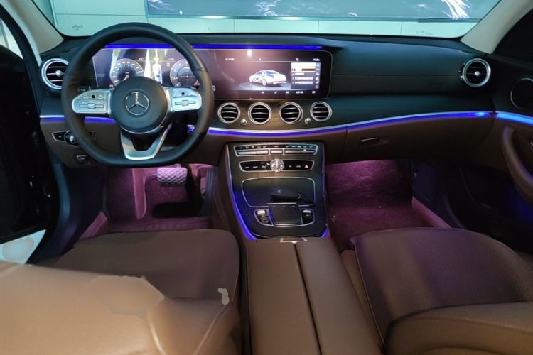 Used Mercedes-Benz E-Class 2020 Facelift E 260 L Sport Edition Center Console