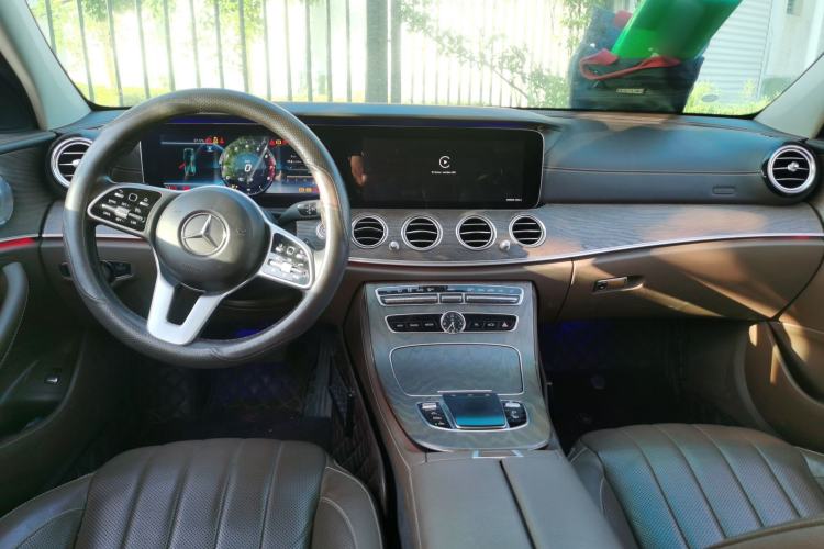 Used Mercedes-Benz E-Class 2020 Restyled E 300 L Exclusive Edition Center Console