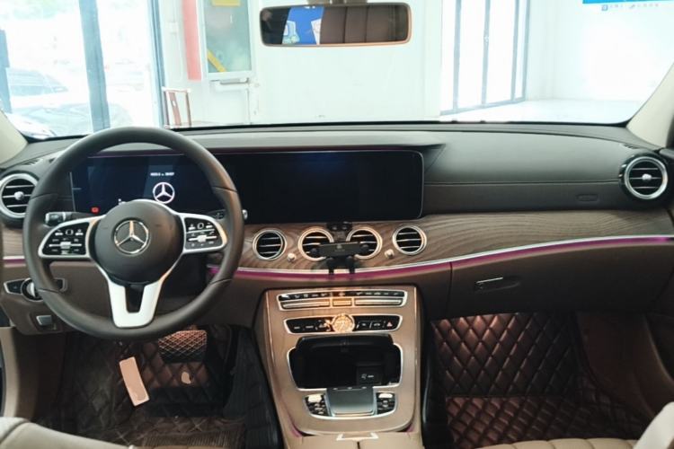 Used Mercedes-Benz E-Class 2020 Restyled E 300 L Exclusive Edition Center Console