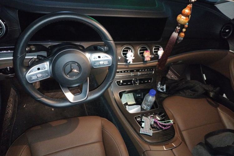 Used Mercedes-Benz E-Class 2020 E 300 L Sport Luxury Edition Center Console