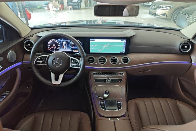 Used Mercedes-Benz E-Class 2020 Restyled E 300 L Exclusive Edition Center Console