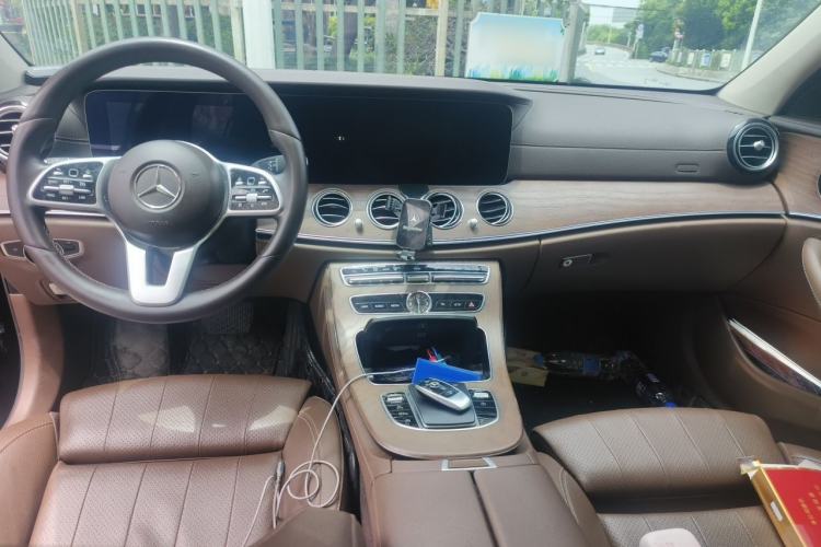 Used Mercedes-Benz E-Class 2020 Facelift E 260 L Center Console