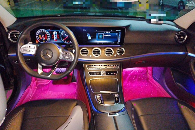 Used Mercedes-Benz E-Class 2020 E 300 L Sport Luxury Edition Center Console