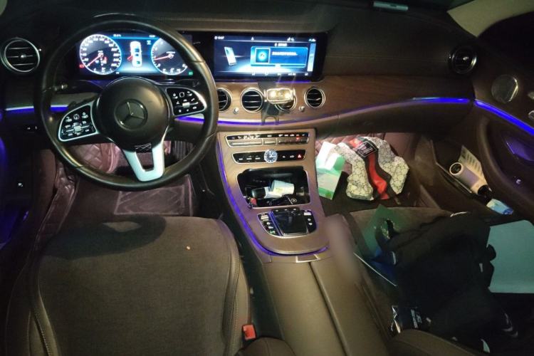 Used Mercedes-Benz E-Class 2020 E 300 L Luxury Model Center Console
