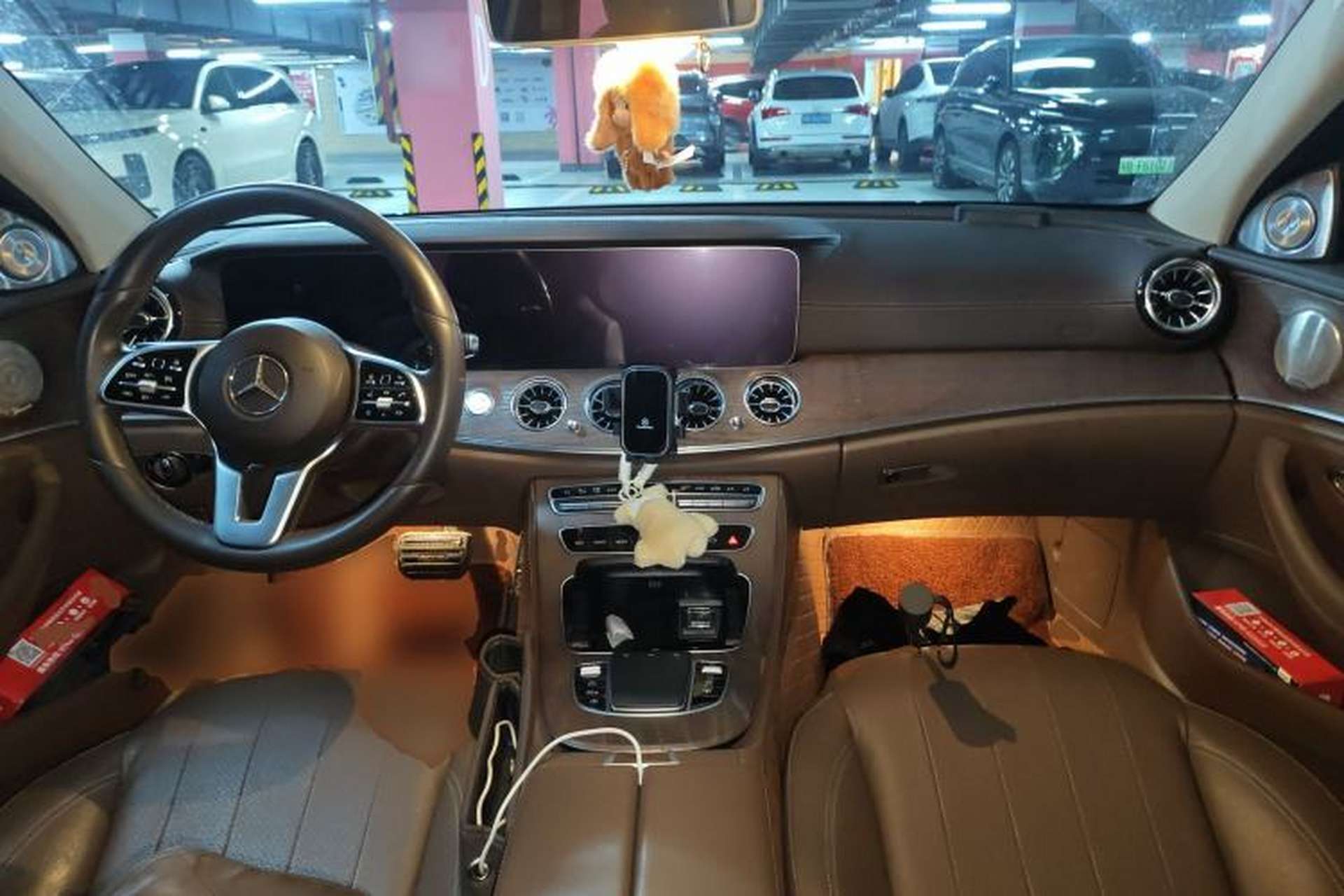 Used Mercedes-Benz E-Class 2020 E 300 L Luxury Model Center Console