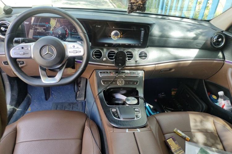 Used Mercedes-Benz E-Class 2020 E 300 L Sport Luxury Edition Center Console