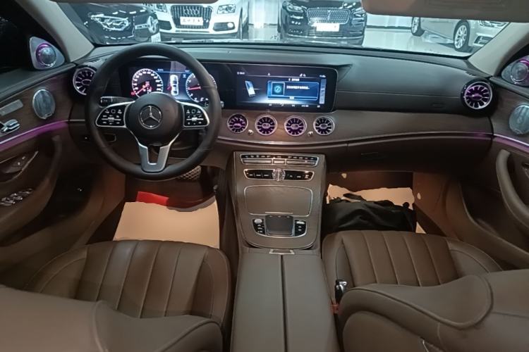 Used Mercedes-Benz E-Class 2020 Restyled E 300 L Exclusive Edition Center Console