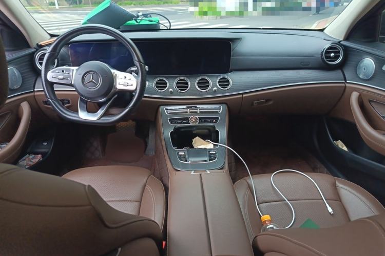 Used Mercedes-Benz E-Class 2020 E 300 L Sport Luxury Edition Center Console