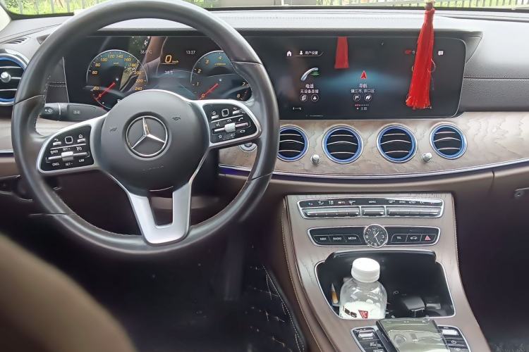 Used Mercedes-Benz E-Class 2020 Restyled E 300 L Exclusive Edition Center Console