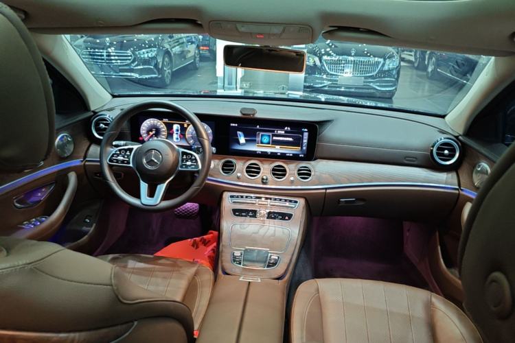 Used Mercedes-Benz E-Class 2020 Facelift E 300 L Stylish Edition Center Console