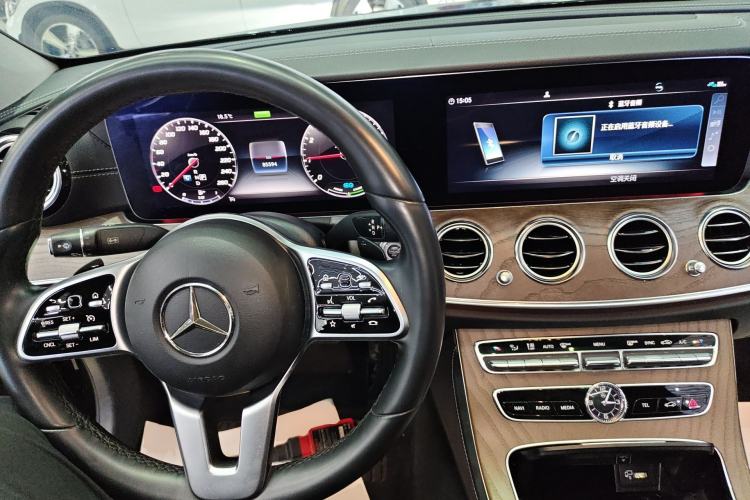 Used Mercedes-Benz E-Class 2020 Facelift E 260 L Center Console