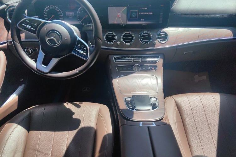 Used Mercedes-Benz E-Class 2020 Facelift E 300 L Stylish Edition Center Console