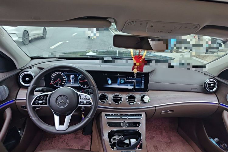 Used Mercedes-Benz E-Class 2020 E 300 L Luxury Model Center Console