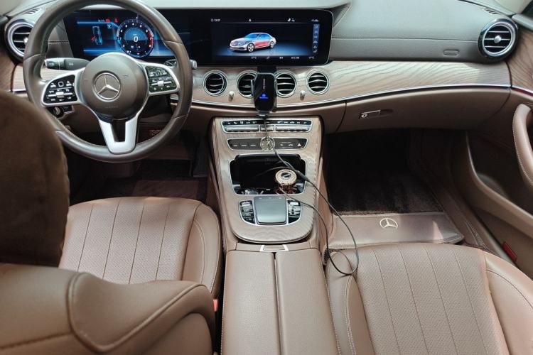 Used Mercedes-Benz E-Class 2020 Facelift E 300 L Stylish Edition Center Console