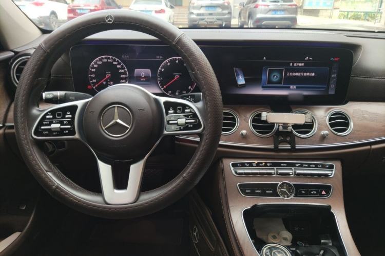 Used Mercedes-Benz E-Class 2020 Restyled E 300 L Exclusive Edition Center Console