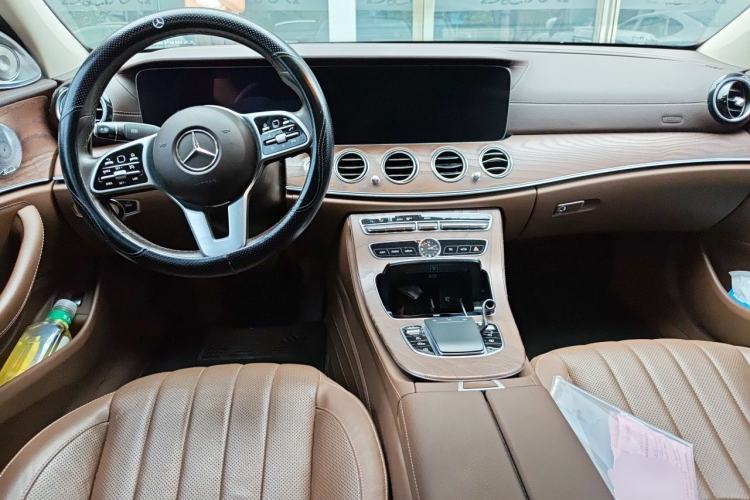 Used Mercedes-Benz E-Class 2020 Restyled E 300 L Exclusive Edition Center Console