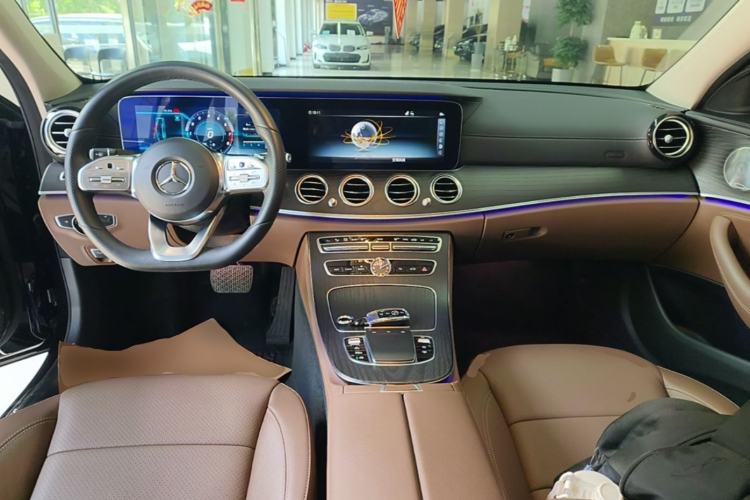 Used Mercedes-Benz E-Class 2020 Restyled E 300 L Sport Exclusive Edition Center Console