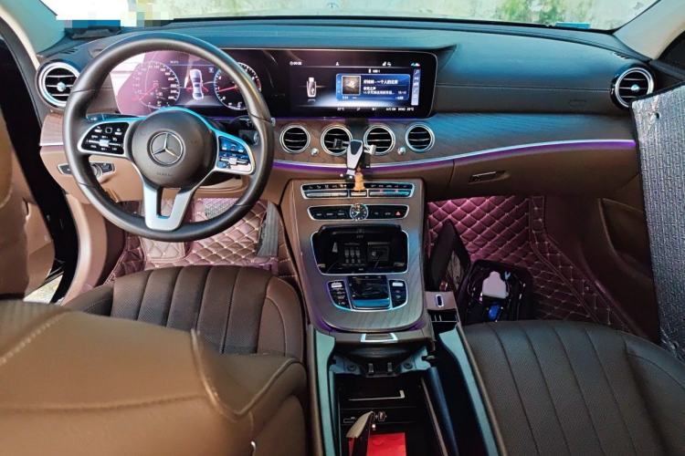 Used Mercedes-Benz E-Class 2020 Restyled E 300 L Exclusive Edition Center Console