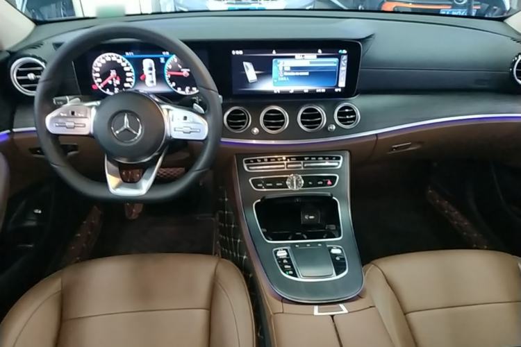 Used Mercedes-Benz E-Class 2020 Restyled E 300 L Sporty and Stylish Edition Center Console