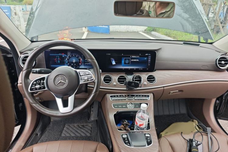 Used Mercedes-Benz E-Class 2020 E 300 L Luxury Model Center Console