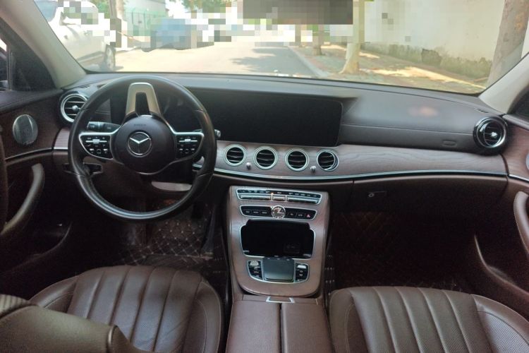 Used Mercedes-Benz E-Class 2020 Restyled E 300 L Exclusive Edition Center Console