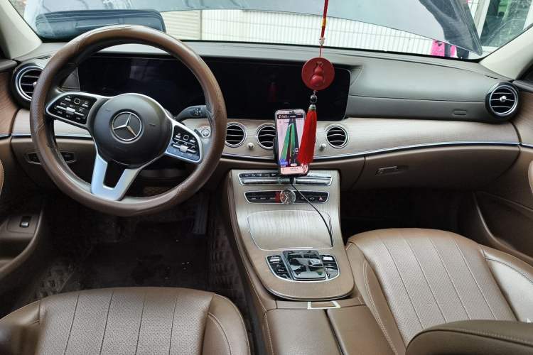 Used Mercedes-Benz E-Class 2020 Facelift E 300 L Stylish Edition Center Console