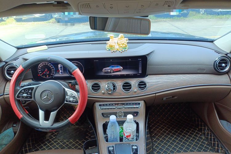 Used Mercedes-Benz E-Class 2020 Facelift E 300 L Stylish Edition Center Console